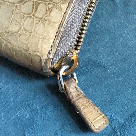 Miu Miu authentic zip around wallet - Picture 11 of 14